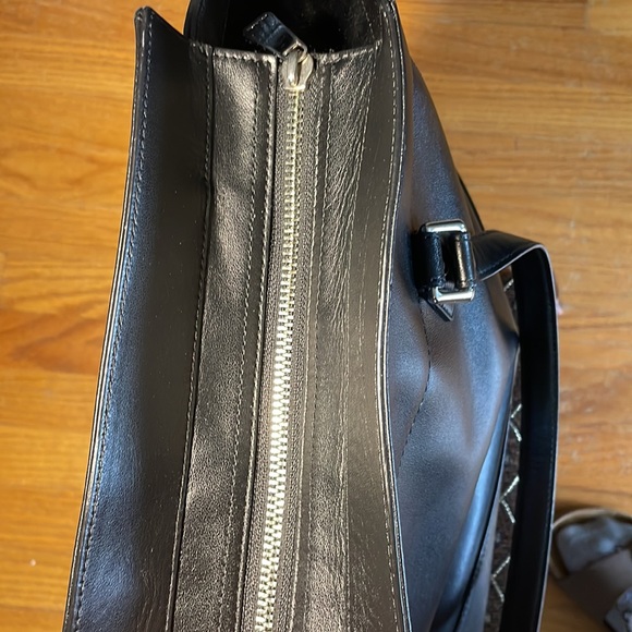 Coach bag in Black! - Picture 11 of 15